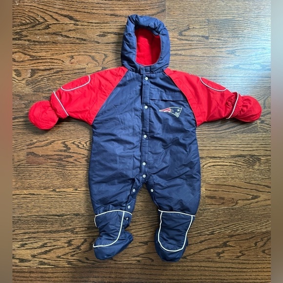 NFL New England Snow Suit Reebok Baby sz. 6-9 mo with Gloves/ Boots NWOT